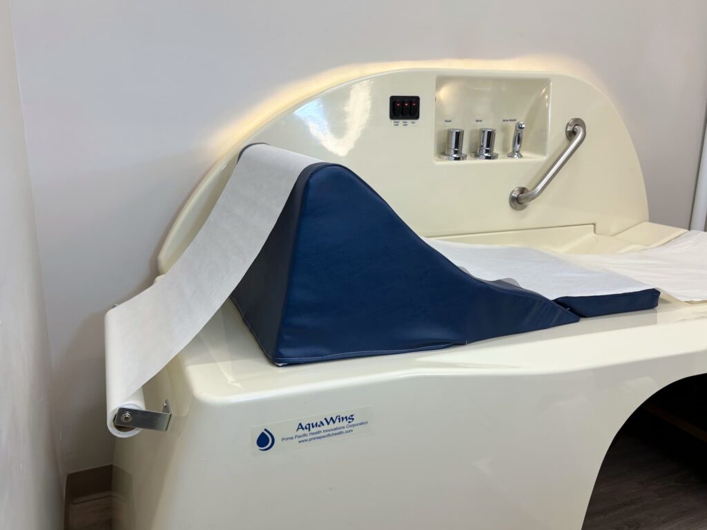 AquaWing table paper for treatment table paper holder, designed for clinical and medical use with AquaWing systems.